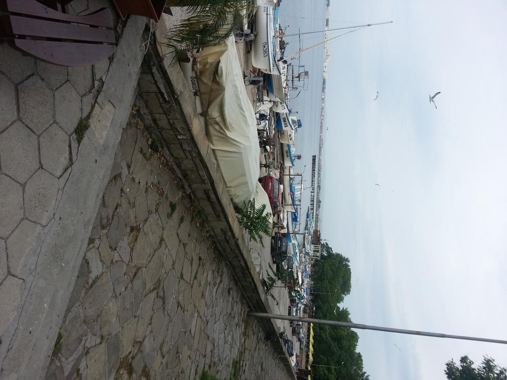 Hristovi Apartments & Studios Pomorie Luaran gambar